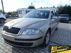 Bruin Gebruikt 2005 Skoda Octavia Stationwagen | € 4.599