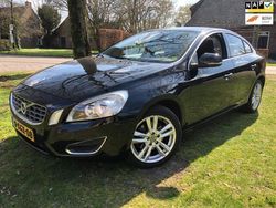 Zwart Gebruikt 2013 Volvo S60 Momentum Sedan | € 7.750 (Eerlijke prijs)