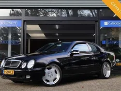 Zwart, metallic lak Gebruikt 2001 Mercedes 200 Avantgarde Sedan | € 10.990