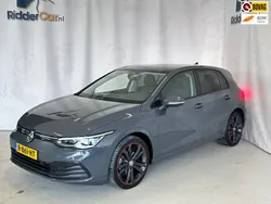 Grijs, metallic lak Gebruikt 2021 VW Golf VIII Style Hatchback | € 22.999 (Super prijs)