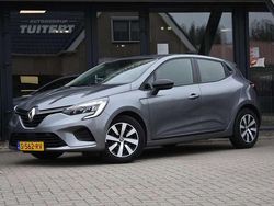 Grijs Gebruikt 2023 Renault Clio V Equilibre Hatchback | € 14.445 (Eerlijke prijs)