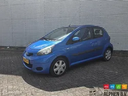 Blauw, metallic lak Gebruikt 2010 Toyota Aygo Hatchback | € 2.950 (Goede deal)