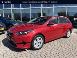 Rood Gebruikt 2025 Kia Ceed Hatchback | € 34.445