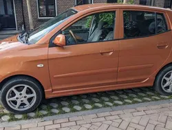 Oranje Gebruikt 2005 Kia Picanto LX Hatchback | € 1.245 (Goede deal)