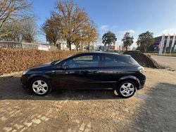 Zwart Gebruikt 2005 Opel Astra Executive Coupé | € 1.500