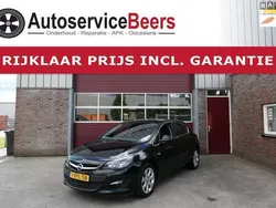 Zwart Gebruikt 2014 Opel Astra Hatchback | € 6.945 (Eerlijke prijs)