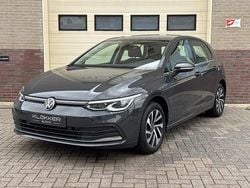Grijs Gebruikt 2020 VW Golf VIII Style Hatchback | € 23.950 (Goede deal)