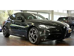 Zwart, metallic lak Gebruikt 2022 Alfa Romeo Giulia Veloce Sedan | € 46.950 (Iets duurder)