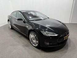 Zwart Gebruikt 2015 Tesla Model S Performance Hatchback | € 18.950 (Eerlijke prijs)