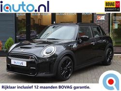 Zwart Gebruikt 2022 Mini Cooper S Classic Hatchback | € 31.745 (Goede deal)