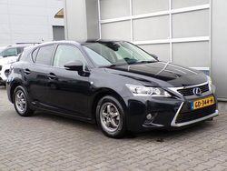 Zwart Gebruikt 2015 Lexus CT200h Hatchback | € 10.950 (Eerlijke prijs)