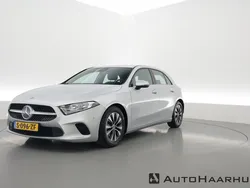 Grijs Gebruikt 2020 Mercedes A180 Business Hatchback | € 23.900 (Eerlijke prijs)