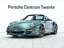 Groen, metallic lak Gebruikt 2009 Porsche 997 Turbo Cabriolet | € 129.900