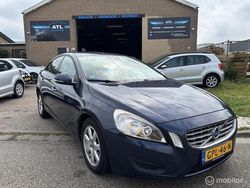 Blauw Gebruikt 2011 Volvo S60 Momentum Sedan | € 7.500 (Eerlijke prijs)