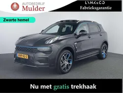 Zwart, metallic lak Gebruikt 2023 Lynk & Co 01 SUV | € 30.445 (Eerlijke prijs)