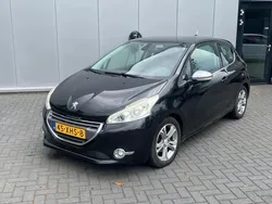 Zwart Gebruikt 2012 Peugeot 208 Allure Hatchback | € 3.600 (Iets duurder)