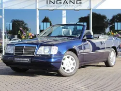 Blauw Gebruikt 1996 Mercedes E220 Cabriolet | € 49.900