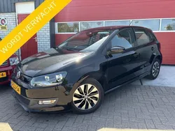 Zwart, metallic lak Gebruikt 2015 VW Polo Hatchback | € 8.444 (Eerlijke prijs)