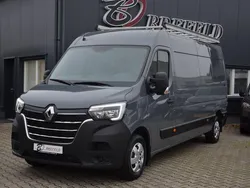 Grijs Gebruikt 2023 Renault Master Van | € 26.750 (Eerlijke prijs)