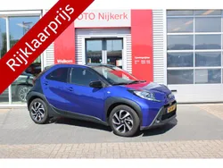 Blauw Gebruikt 2023 Toyota Aygo Envy Hatchback | € 21.490 (Eerlijke prijs)