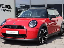 Rood Gebruikt 2024 Mini Cooper Classic Hatchback | € 31.950