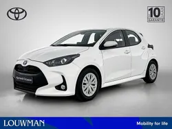 Wit Gebruikt 2023 Toyota Yaris Hybrid Active Hatchback | € 21.950 (Eerlijke prijs)