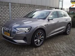 Grijs, metallic lak Gebruikt 2019 Audi e-tron Advanced SUV | € 34.850 (Duur)
