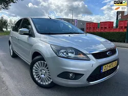 Grijs Gebruikt 2009 Ford Focus Titanium Hatchback | € 1.745 (Eerlijke prijs)