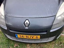 Gebruikt 2010 Renault Scénic III Dynamique MPV | € 1.999 (Goede deal)
