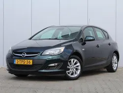 Groen Gebruikt 2014 Opel Astra Hatchback | € 8.999 (Eerlijke prijs)