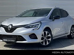 Grijs Gebruikt 2022 Renault Clio V Evolution Hatchback | € 14.950 (Eerlijke prijs)