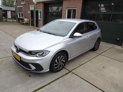 Grijs Gebruikt 2023 VW Polo Life Hatchback | € 19.950 (Eerlijke prijs)