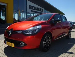Rood parelmoer Gebruikt 2014 Renault Clio IV Expression Hatchback | € 7.450 (Eerlijke prijs)