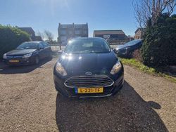 Zwart Gebruikt 2013 Ford Fiesta Ghia Hatchback | € 4.350 (Goede deal)