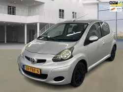 Grijs Gebruikt 2011 Toyota Aygo Comfort Hatchback | € 2.695 (Eerlijke prijs)
