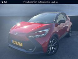 Emotional red metallic / zwart dak Gebruikt 2024 Toyota C-HR Edition SUV | € 32.850 (Super prijs)