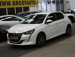 Wit, metallic lak Gebruikt 2021 Peugeot 208 Active Hatchback | € 9.444 (Goede deal)