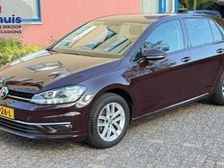 Rood Gebruikt 2017 VW Golf VII Comfortline Hatchback | € 7.449 (Goede deal)