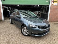 Grijs Gebruikt 2018 Skoda Octavia Stationwagen | € 13.750 (Eerlijke prijs)