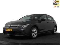 Grijs Gebruikt 2022 VW Golf VIII Life Hatchback | € 18.499 (Goede deal)