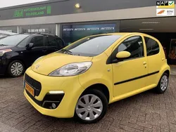 Geel Gebruikt 2012 Peugeot 107 Active Hatchback | € 3.950 (Eerlijke prijs)
