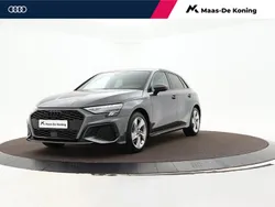 Grijs, metallic lak Gebruikt 2024 Audi A3 Sportback Design Hatchback | € 36.840 (Eerlijke prijs)