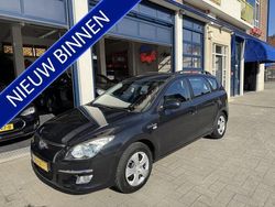 Zwart Gebruikt 2010 Hyundai i30 Dynamiq Stationwagen | € 2.499 (Eerlijke prijs)