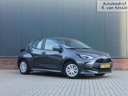 Grijs Gebruikt 2023 Toyota Yaris Hybrid Active Hatchback | € 19.740 (Goede deal)