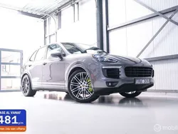Grijs, metallic lak Gebruikt 2015 Porsche Cayenne SUV | € 29.990 (Eerlijke prijs)