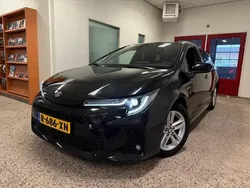 Zwart, metallic lak Gebruikt 2023 Suzuki Swace Style Stationwagen | € 28.500 (Iets duurder)