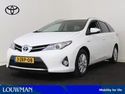 Wit Gebruikt 2015 Toyota Auris Stationwagen | € 13.950 (Eerlijke prijs)