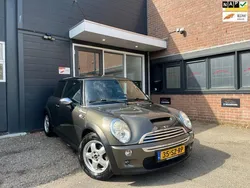Grijs, metallic lak Gebruikt 2006 Mini Cooper S Hatchback | € 6.250 (Eerlijke prijs)