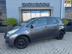 Grijs Gebruikt 2015 Toyota Verso-S Trend MPV | € 11.900 (Eerlijke prijs)