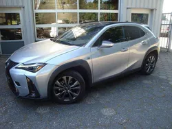 Grijs Gebruikt 2023 Lexus UX Sport Design Packet SUV | € 39.900 (Iets duurder)